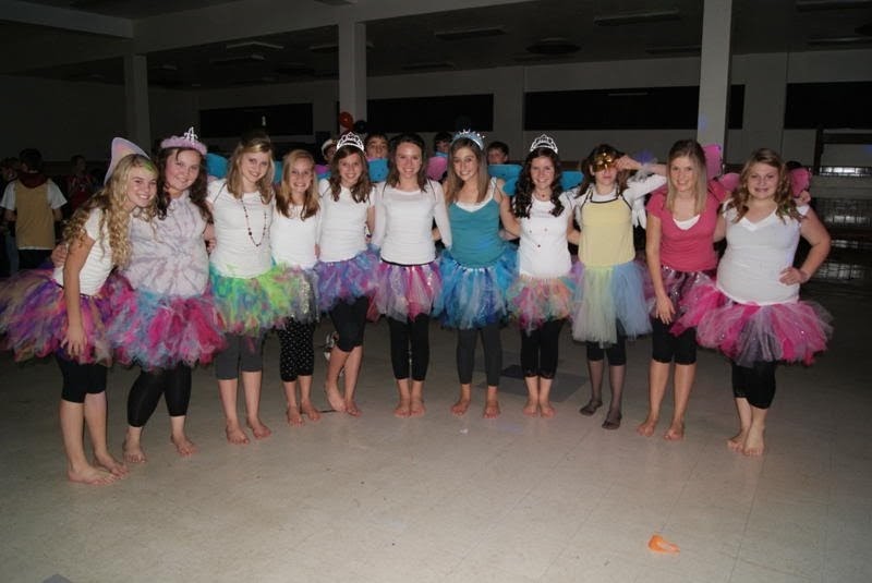 kaukauna-catholic-school-system-holy-cross-middle-school-halloween-dance