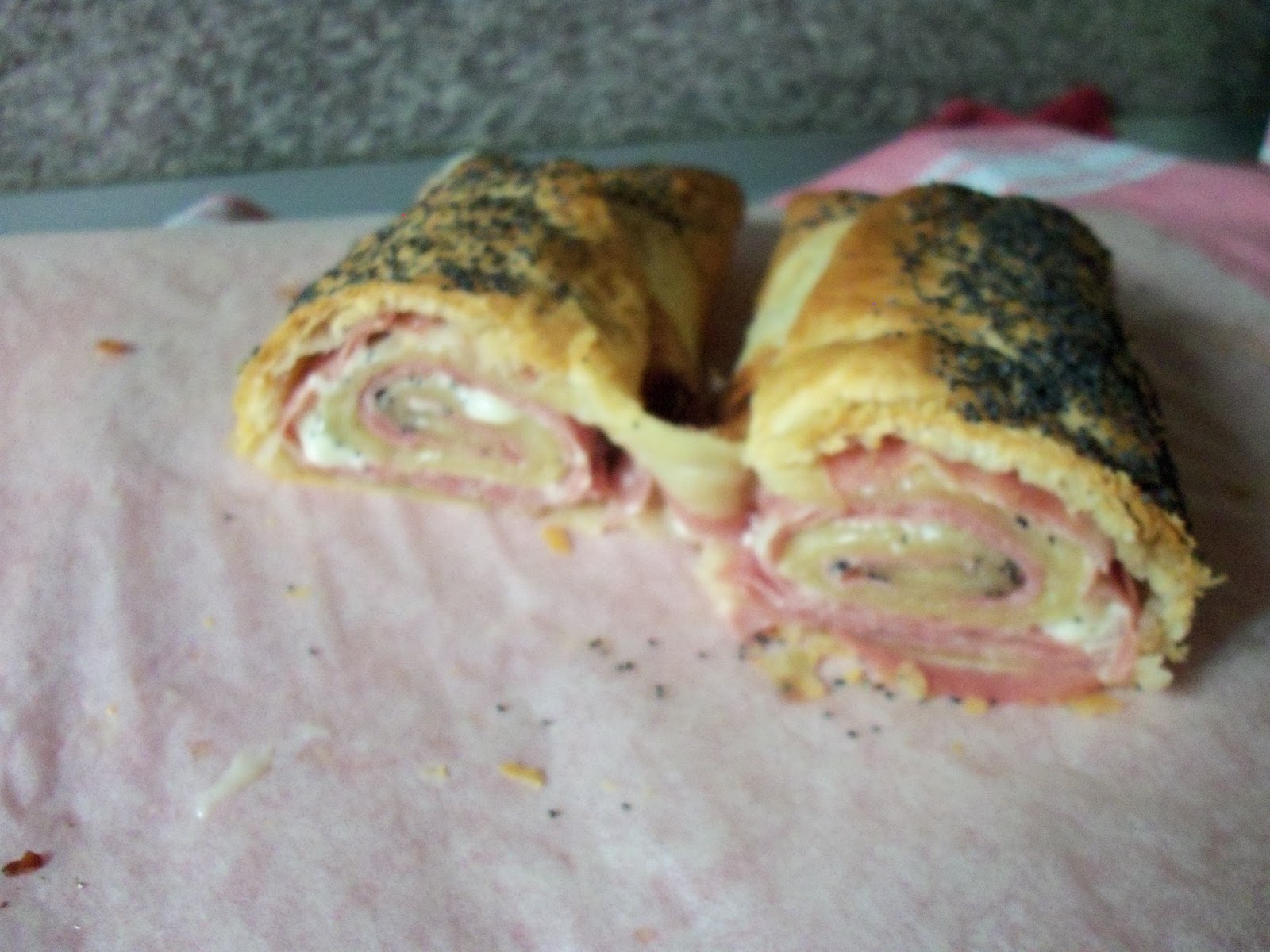LE RICETTE DI SILVY ROTOLO DI SFOGLIA CON MORTADELLA E SEMI DI PAPAVERO
