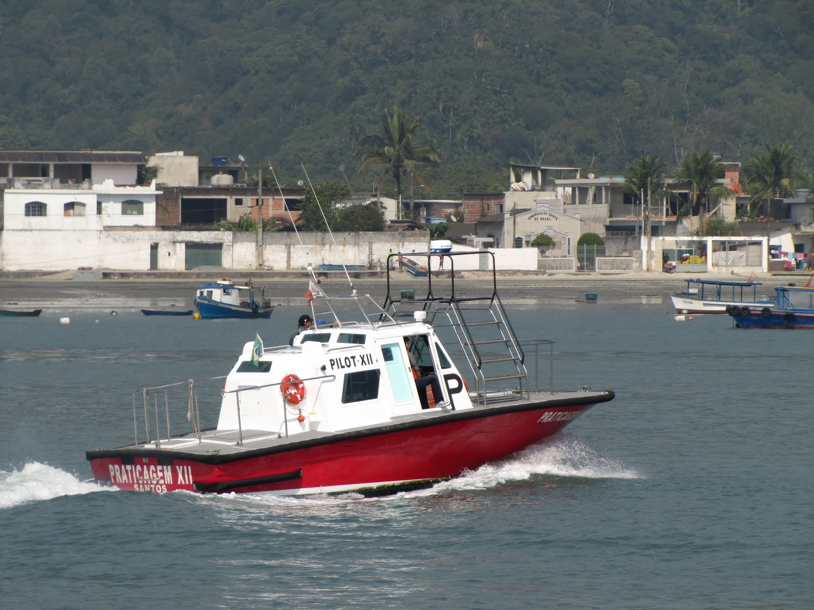 Navios em Santos: Lanchas da praticagem de Santos