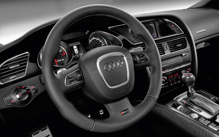 [2011-Audi-RS-5-Steering-Wheel.jpg]