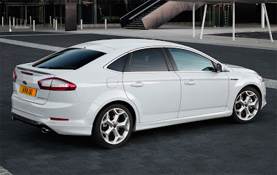2011 Ford Mondeo Rear Side View