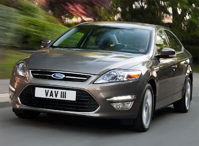2011 Ford Mondeo Front Angle View