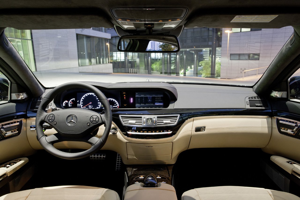 http://1.bp.blogspot.com/_J3_liDBfbvs/TFU0udbQCmI/AAAAAAAAxRA/r2Idl-PbK8o/s1600/2011-Mercedes-Benz-S63-AMG-Interior-View.jpg