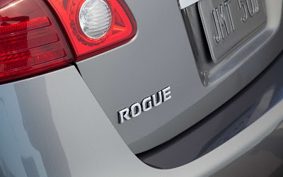 2011 Nissan Rogue Emblem View
