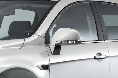 2011 Chevrolet Captiva Side Mirror View