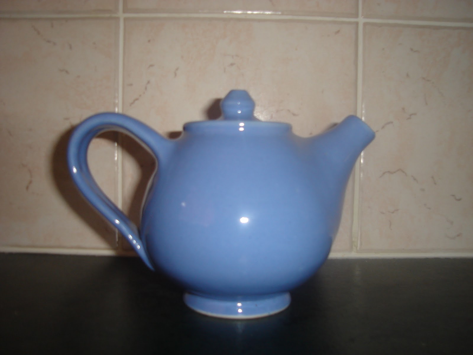 Nessaknit The Blue Teapot, Short and Stout