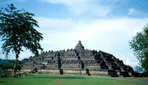 Smart Ebook Candi Borobudur Menyebutkan Tiga Buah Didirikan Mengagungkan Kebesaran