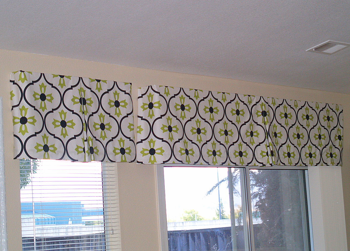 The Reluctant Blogger Make your own Box Pleat Valance