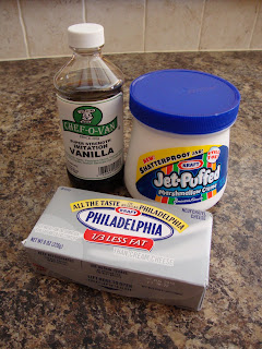 This marshmallow fluff fruit dip is so delicious and easy to make. It is the perfect dessert dish for a potluck or get together. #WomenLivingWell #easyrecipe #dip #marshmallow