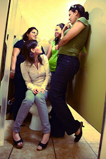Mujeres en el baño