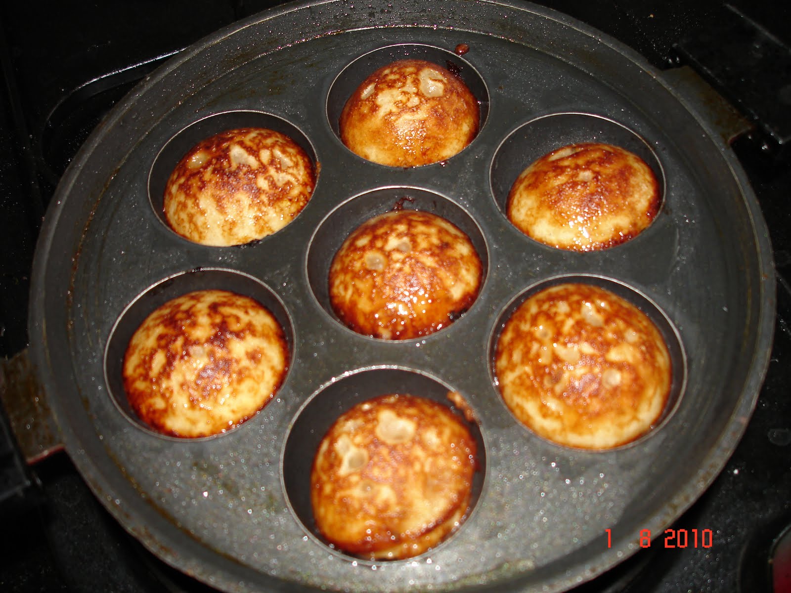 Uma cooks.......: Sweet Appam-with leftover sugar syrup of Gulab jamun