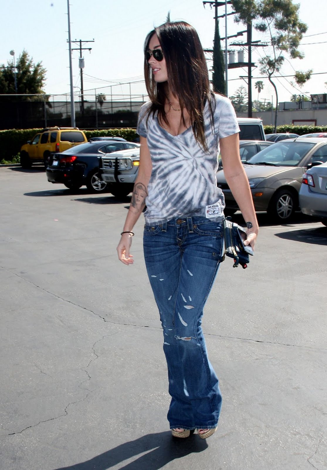 TOP Celebrities News Denim Square Megan Fox looks Appealing in