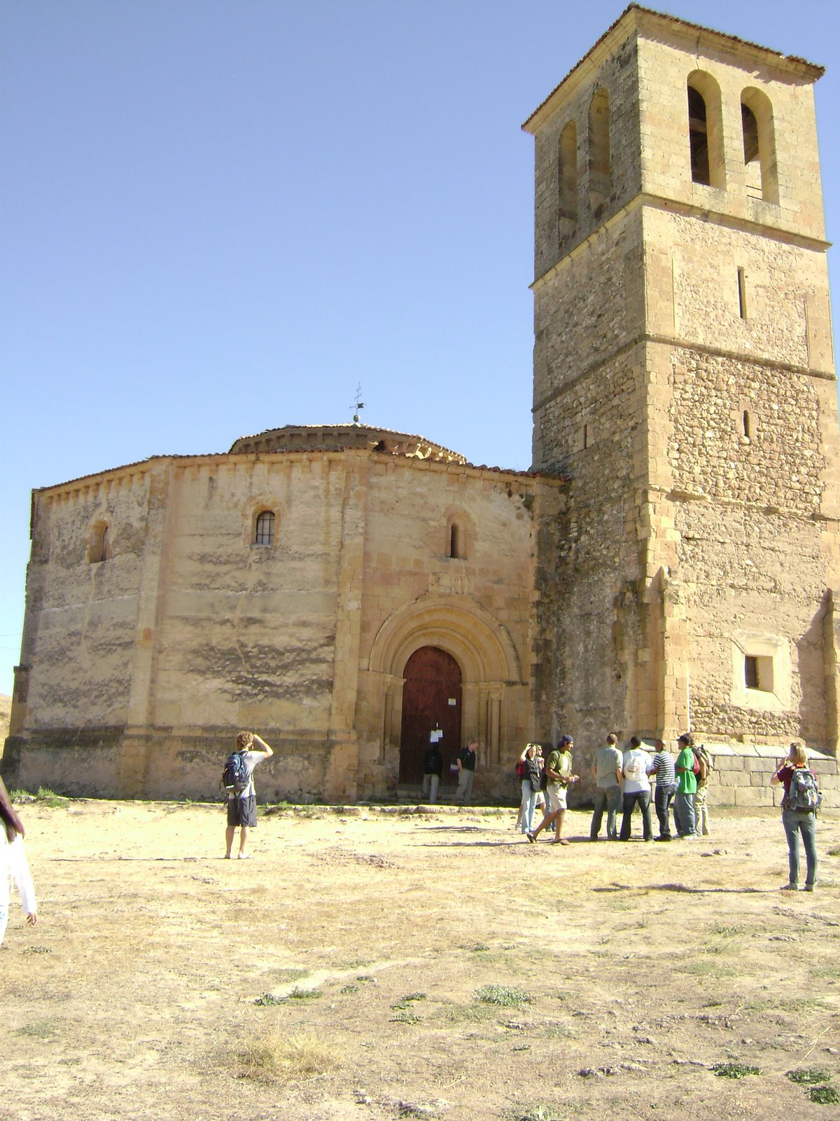 [seg+church+round.JPG]