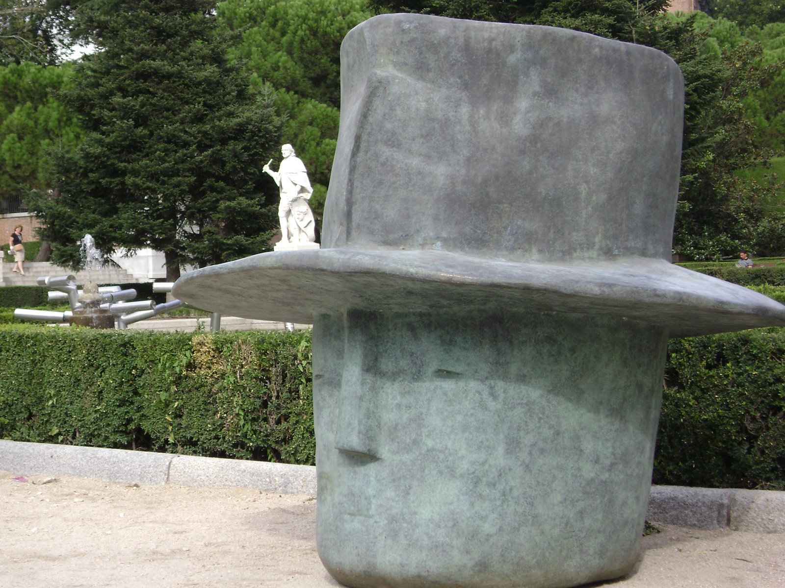 [hat+man.JPG]