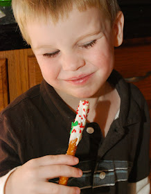 Short Stop: Christmas Cookie #2: Chocolate Dipped Pretzels