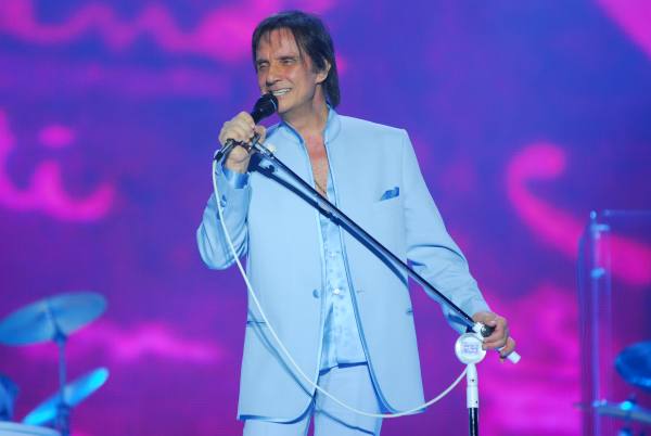 [robertofechadoGD.jpg]