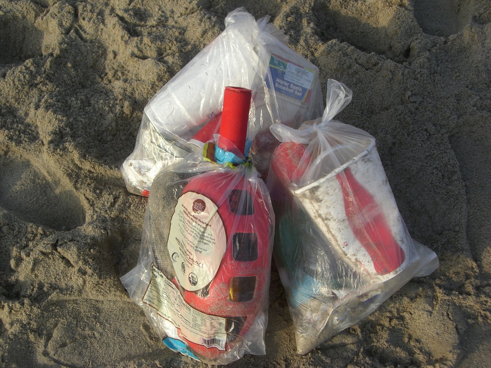 [beach_trash_Day31.jpg]