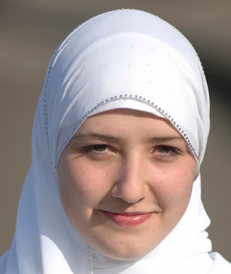 laura Laura in white Hijab