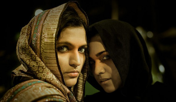3281541063 0bc216a0a0 b1 580x386 Two Iranian Girls Studying