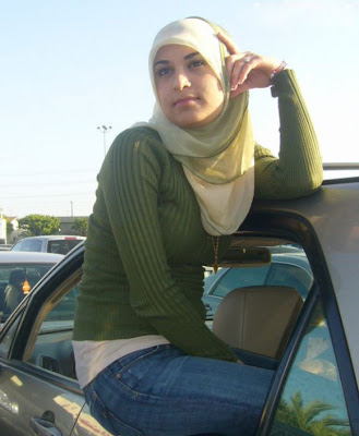 Iranian Girl 580x746 Gulnaz Awis