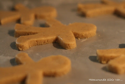 Oktay usta tarifi yapılışı: yeni̇ yil kurabi̇yeleri̇: zencefi̇lli̇ kurabi̇ye Hamurunda Sĩhĩr Var: Zencefilli Kurabiye