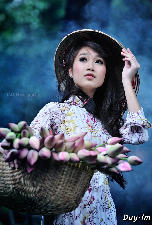 Vietnamese ao dai vietnam dress explored smoke flickriver pretty nam lotus ladies daily cool flickr flowers Daily Cool Pictures Gallery: Pretty Vietnamese Girls In Ao Dai Dress (18 pics)