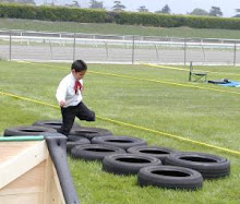 CARRERA DE OBSTACULOS PARA NIÑOS