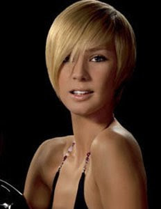 прическа боб с бретон на една страна прическа боб с бретон на една страна