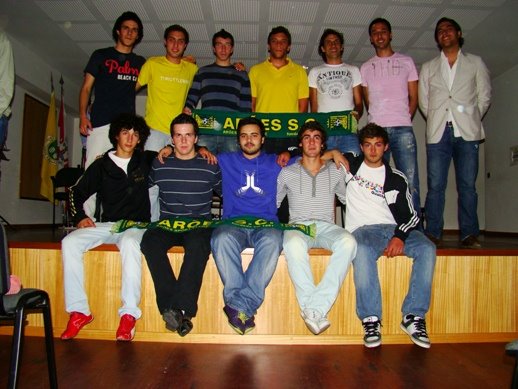 [Arões+SC+Reforços+e+Juniores.JPG]