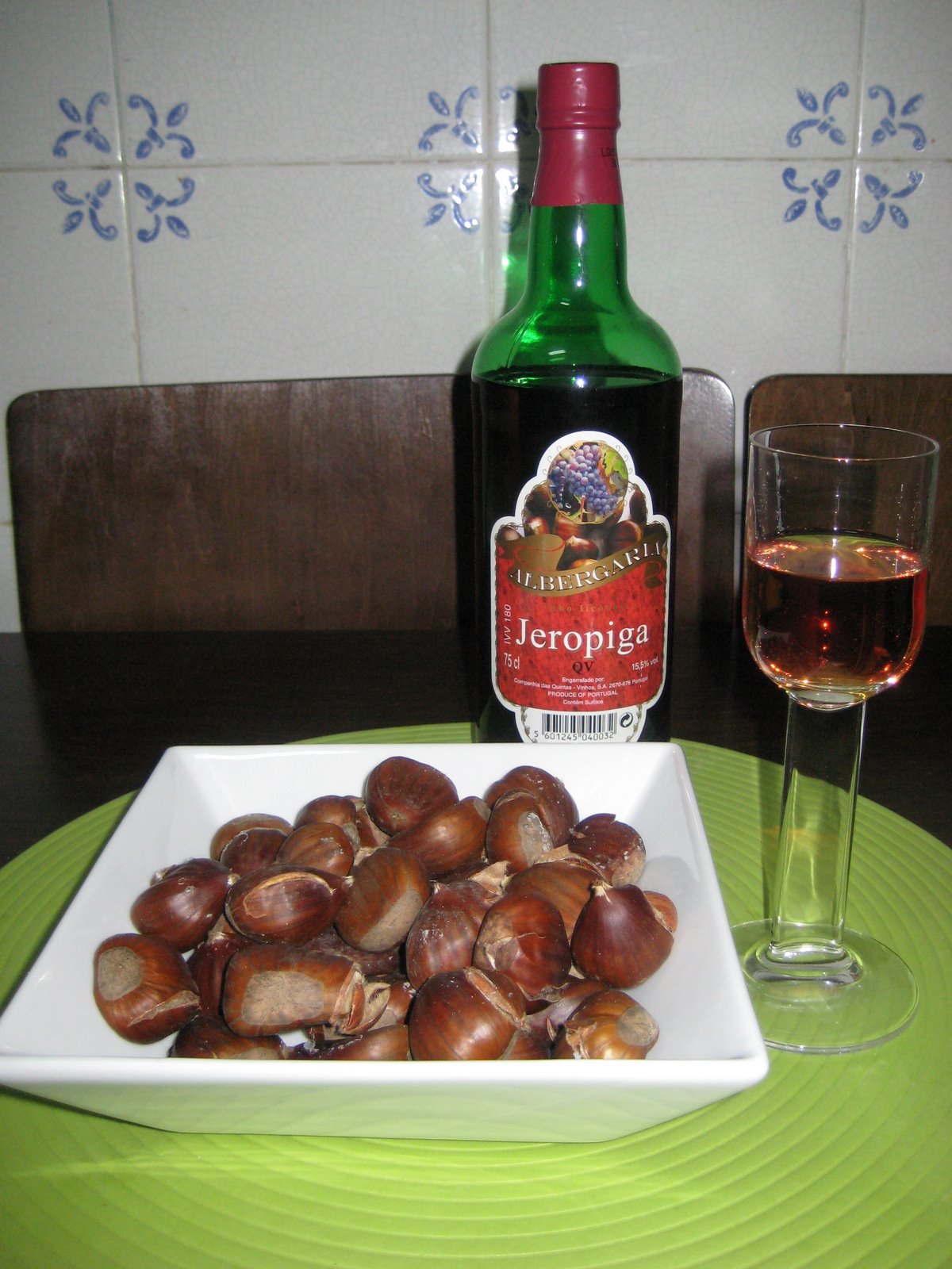 [Castanhas+Jeropiga.JPG]