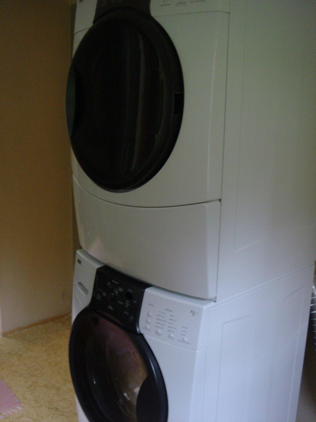 [Sharon+Laundry.JPG]