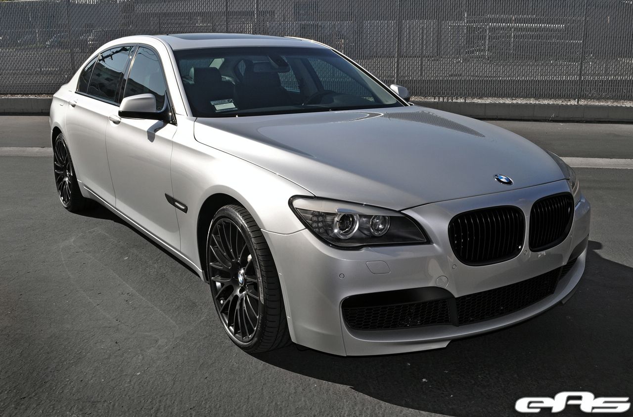 BMW 750 матовый