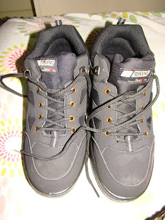 action trekking shoes online