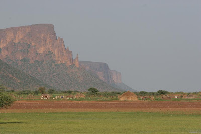 Welcome to the Red Den: Pictures of the Landscape of Mali