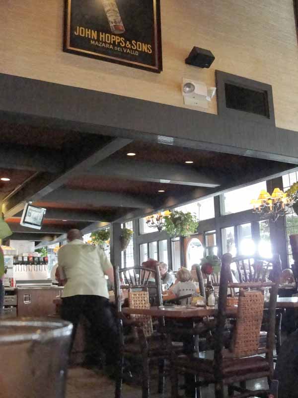 CAFE LA LA: The Kettle in Manhattan Beach