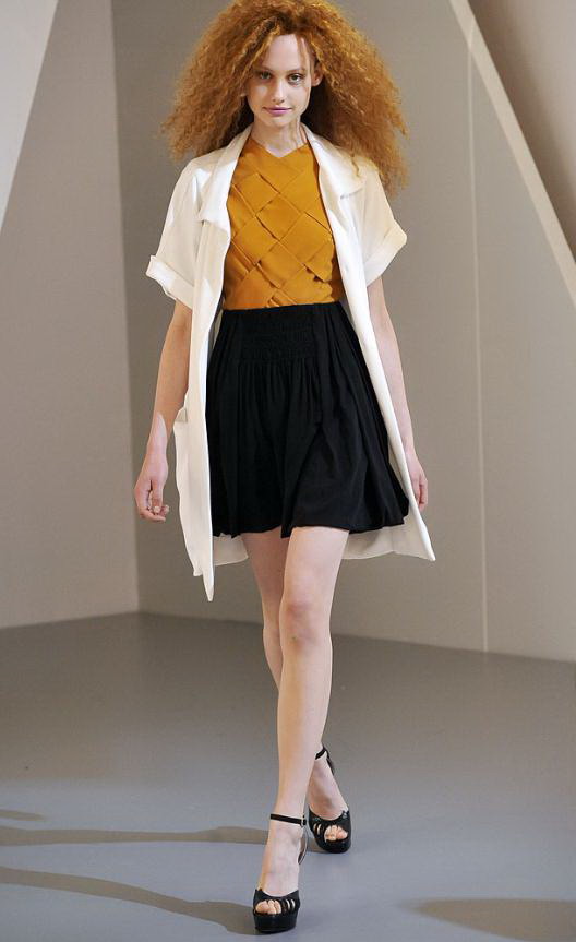 [jasmine-de-milo-f2009_5.jpg]