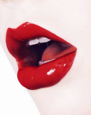 Strawberige: red lips