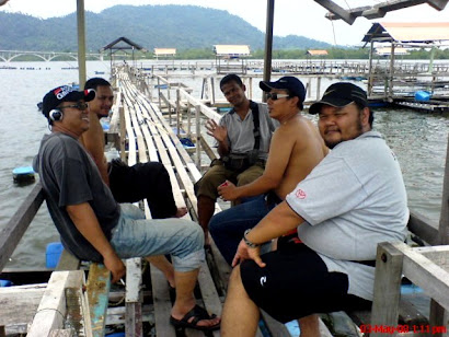 mancing, santai, relaxx.. what a priceless moments money cant buy.