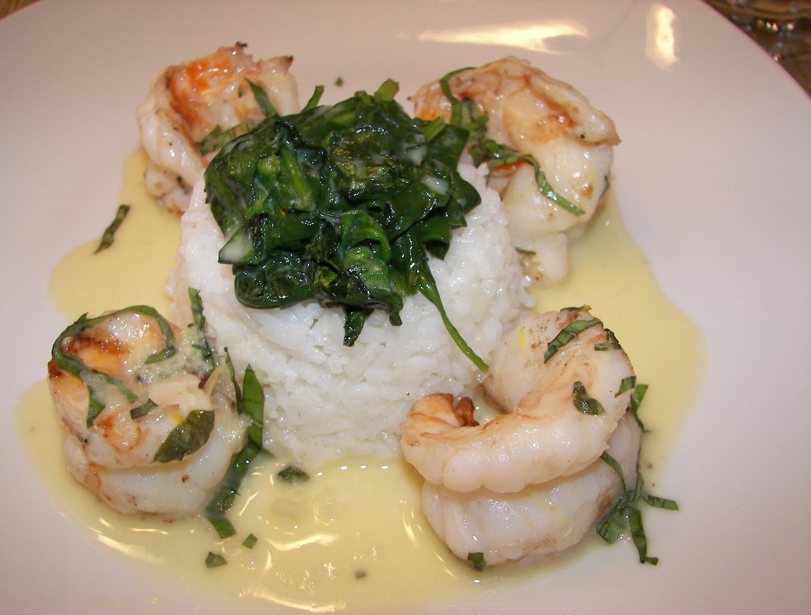 Crevettes au vin rosée grillées & beurre blanc à la bisque