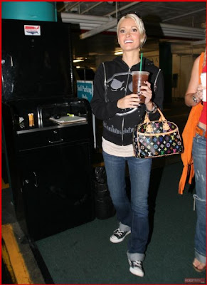 holly madison gallery: holly madison pictorial