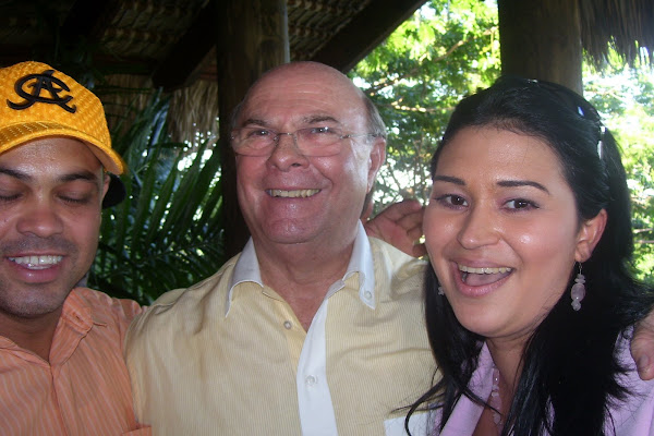 Junto al expresidente Hipolito Mejia y el periodista Ulises Jimenez.