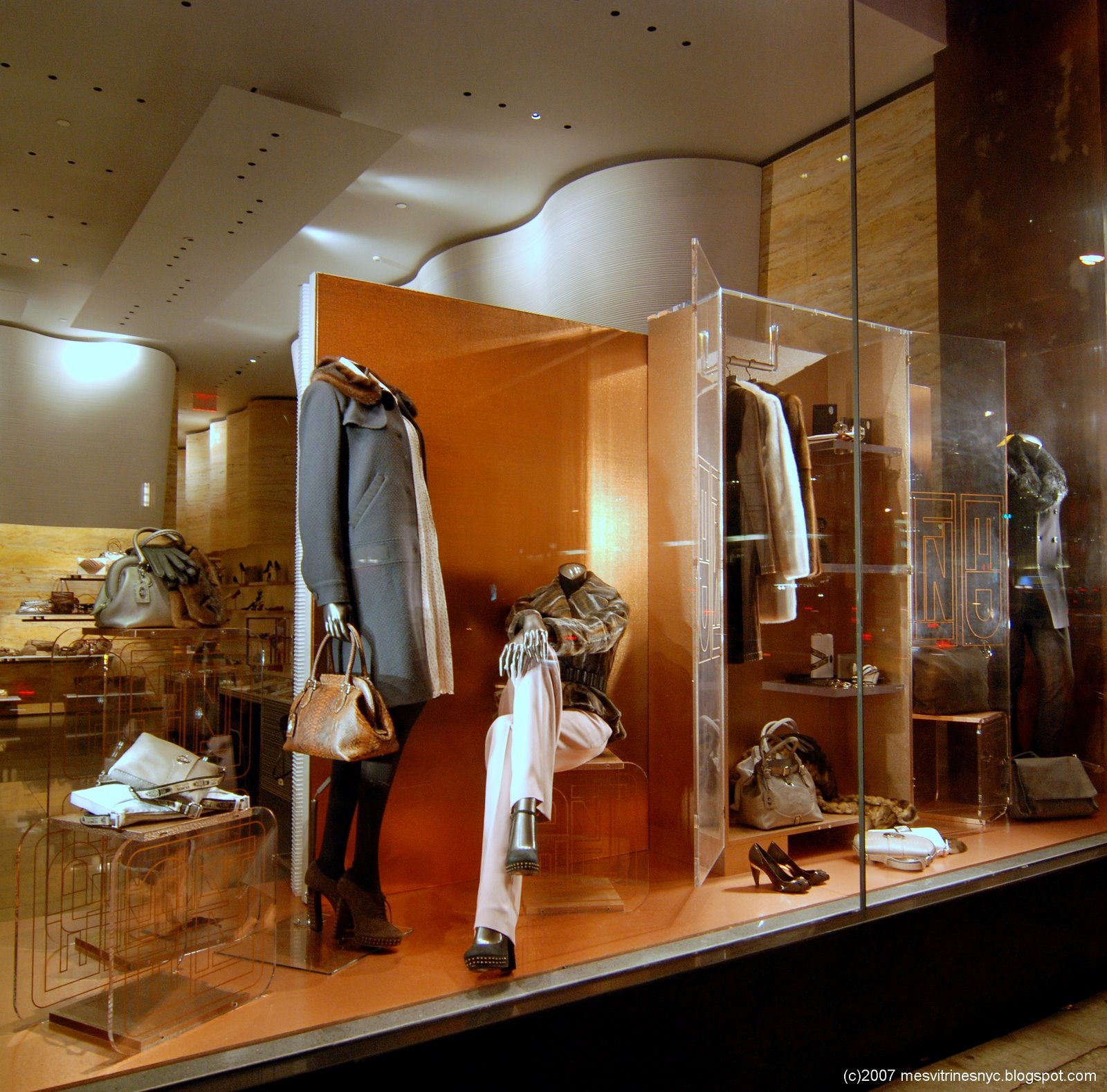 MesVitrinesNYC Les calendriers ou armoires de Noël…