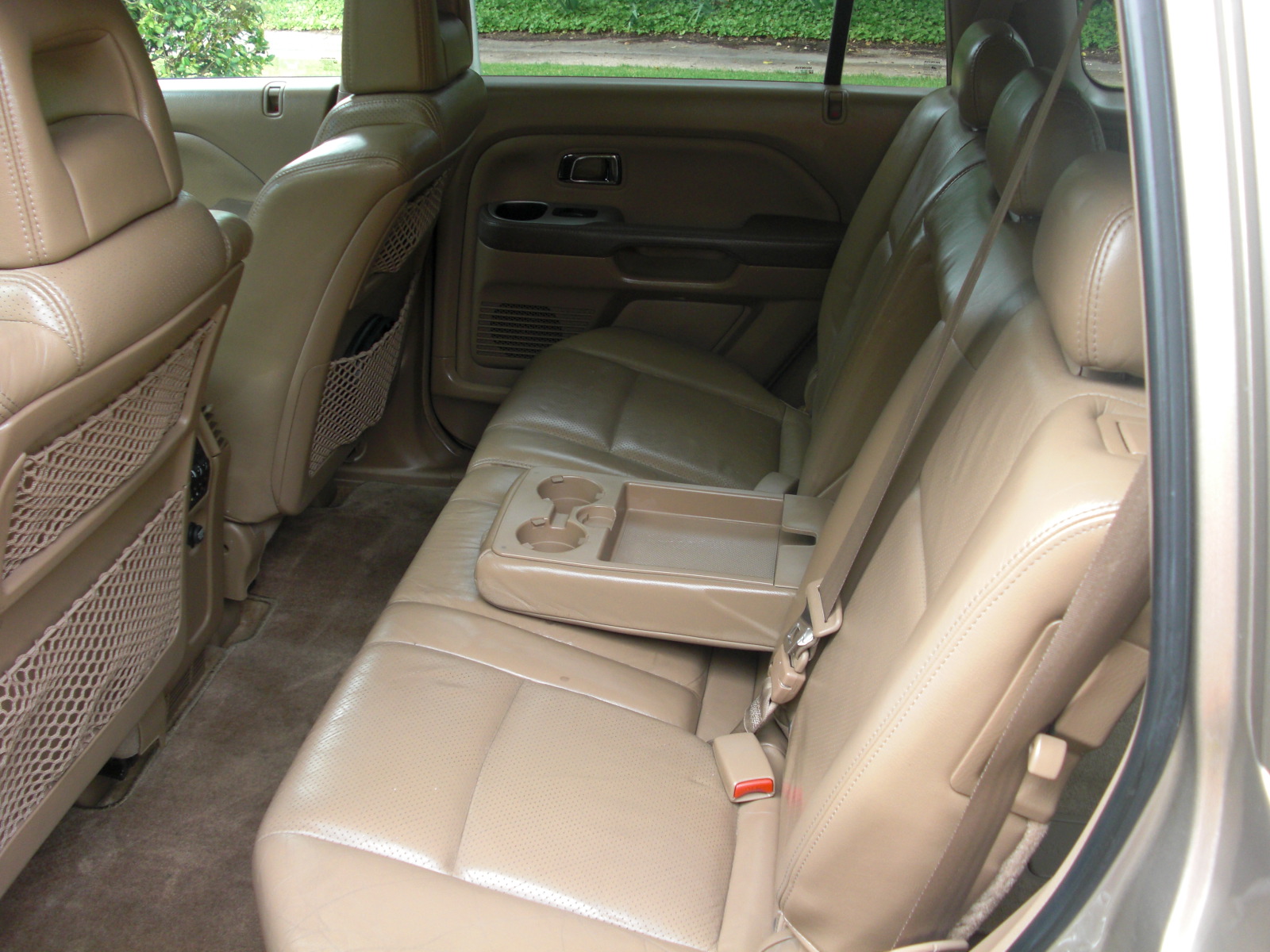 2005 Honda Pilot EX-L: Second Row Seats