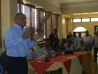 Dirigencia del PLD en Barahona realiza encuentro apoyo reelección Leonel Fernández