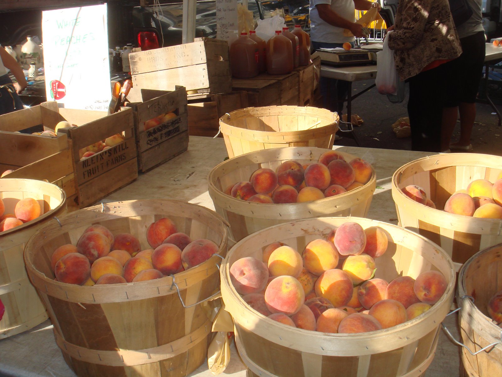 [Greenmkt+Peach+Basket.jpg]