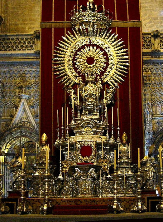 Ostensório reservado para a adoração do Santíssimo Sacramento. Catedral de Sevilha, Espanha.