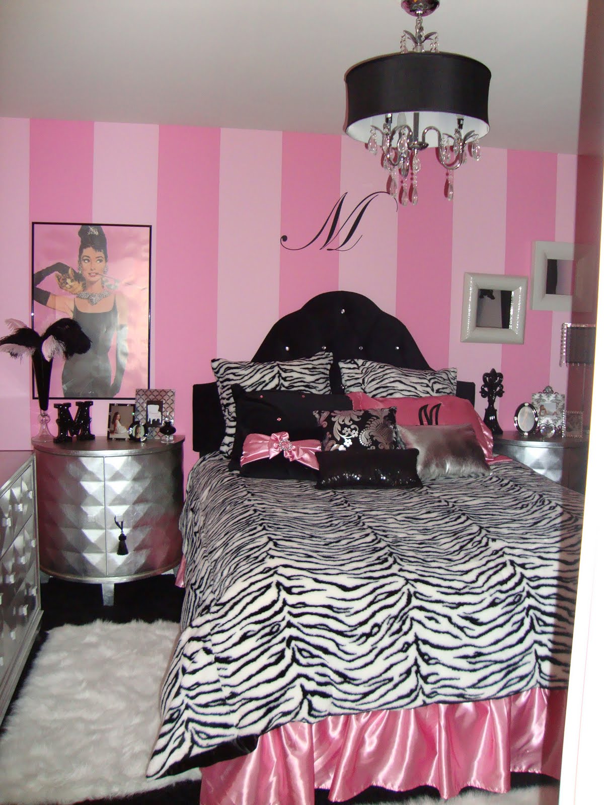 Hollywood Glamour Bedroom - Design Dazzle