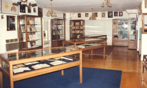 Chabad-Revisited: Book Review - Treasures of the Chabad Library