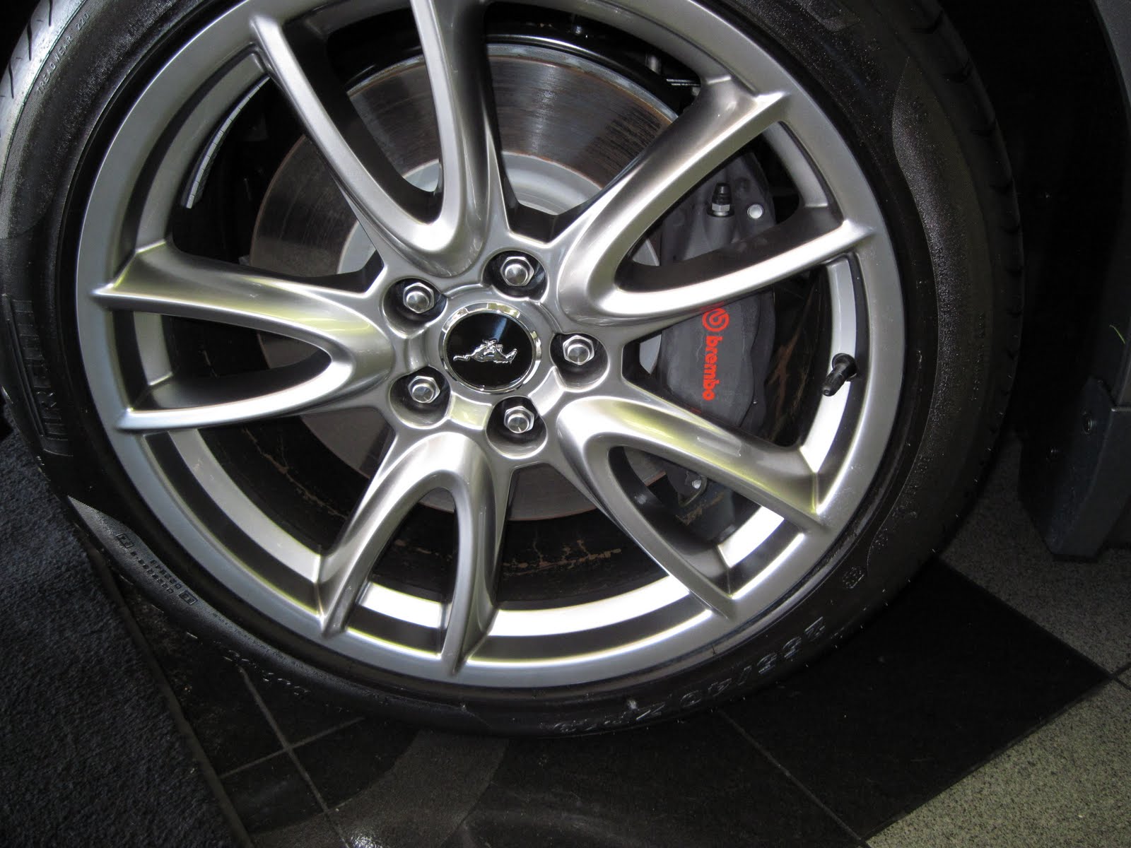 Pirelli Rims And Tires | 6k pics