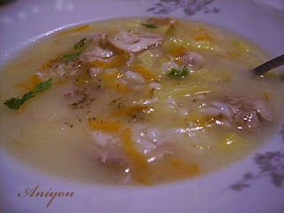 Chicken soup without egg-based thickener